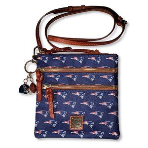 NWOT Triple Zip Crossbody Bag Letter Carrier New England Patriots